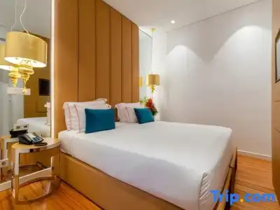 The 7, Suites, Studios & Apartments - 52