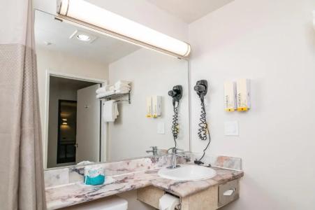 Costa Art Laguna Beach - 49