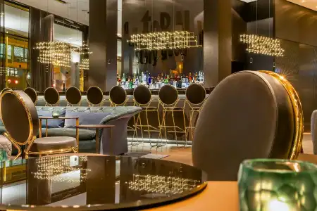 Motel One Frankfurt-Römer - 12
