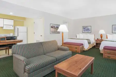 Hawthorn Extended Stay by Wyndham Green Bay - 34