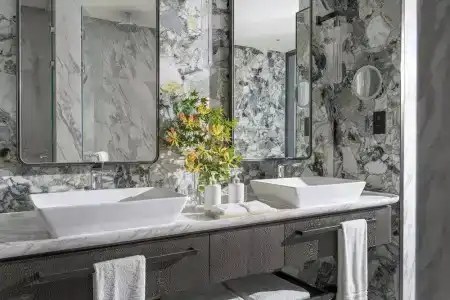 Four Seasons At Centre - 131