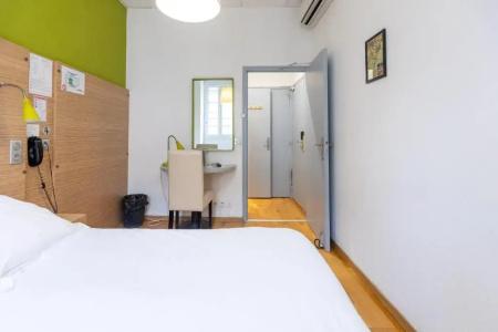 Hôtel Edmond Rostand - 82