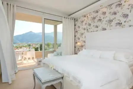 Mare Monte Small Boutique - 26