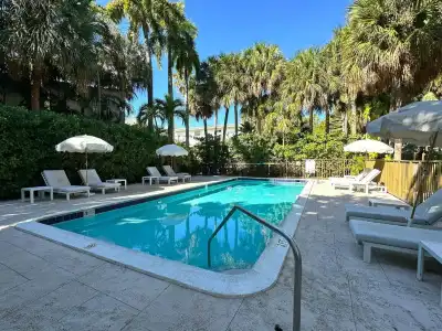 Miami River Inn By Renzzi - 16