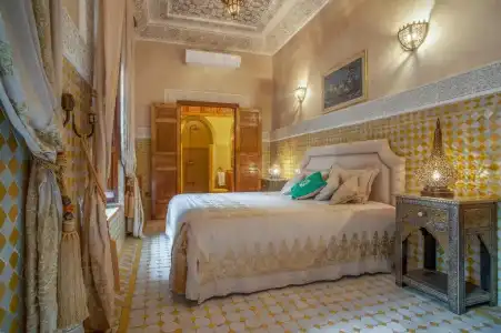 Riad Laurence Olivier - 102