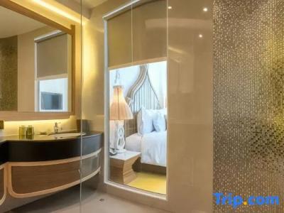 Anajak Bangkok - 83