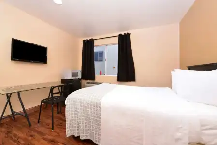 Americas Best Value Inn - Madison - 5