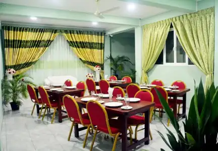 Kings Restaurant & Bar - 9