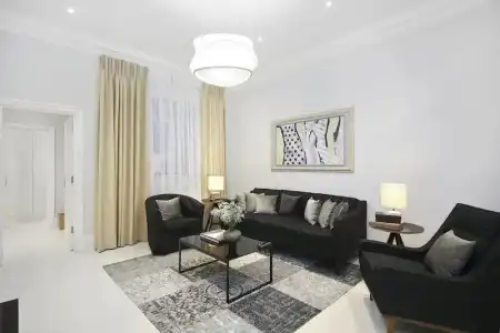 Queensgate Court - 133