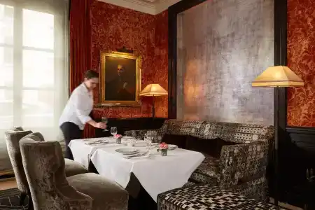 Pavillon de la Reine & Spa, Place des Vosges - 16
