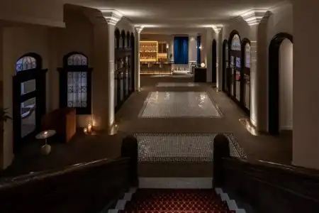 Unwind & Bar - 14