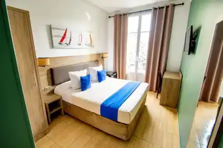 Hôtel Parisien - 113