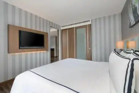 Montraj Continent Sukhumvit Bangkok - 81