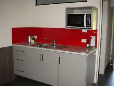 429 Apartments and Suites - 17