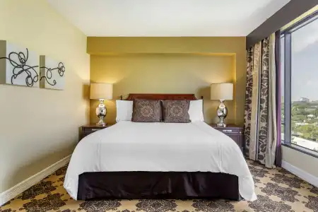Omni Houston - 43