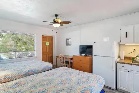 Malibu Resort Motel - 59