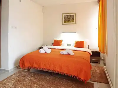 R-Club Old Town Apartments - 2