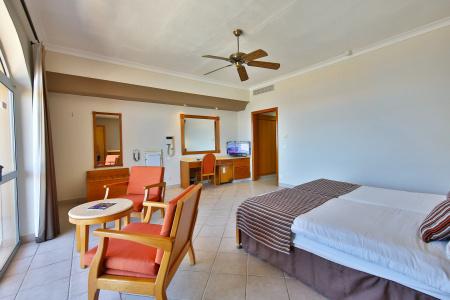 Paradise Bay Resort - 11