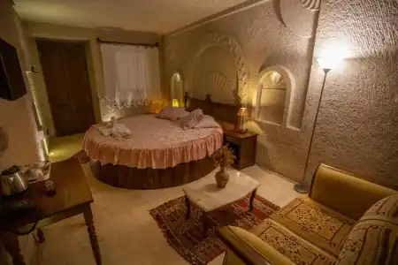 Hermes Cave - 127