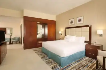 DoubleTree by Hilton - 39