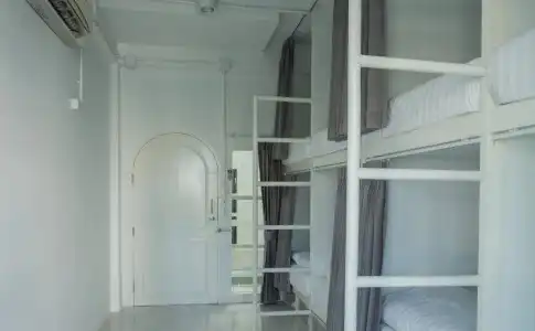 Young Money Hostel - 10