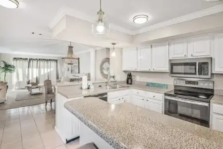 823 Harbour Point - 19