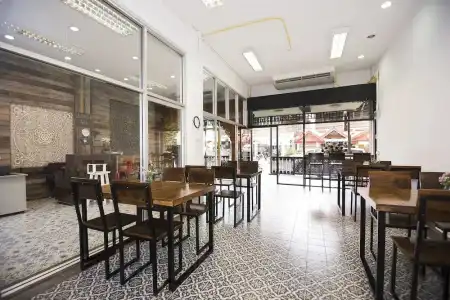 At Phra Sing Retro - 15
