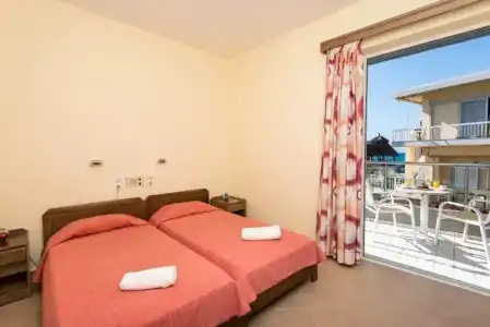 Daisy Apartments - 10