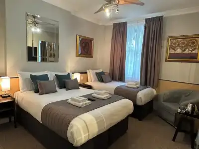 Tudor Court - 61