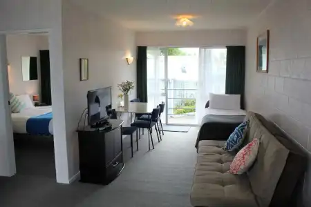 Roselands Motel - 11