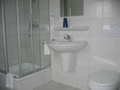 Airport Filder Post - 6