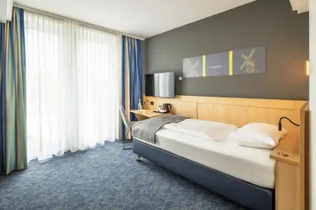Best Western Plus - 55