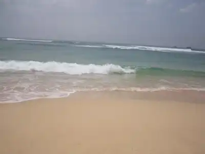White Surfing Beach Resort - 8