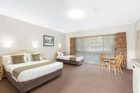 Quality Inn Presidential - 76