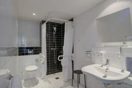 Premier Inn Nürnberg City Centre - 7