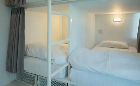 Young Money Hostel - 2