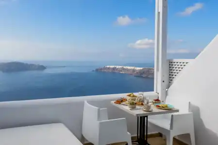 Above Blue Suites - 123