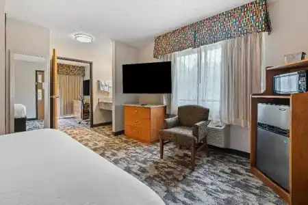 Best Western Ambassador Inn & Suites - 72
