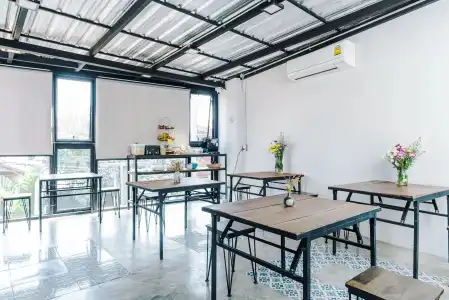 33 Poshtel - 18