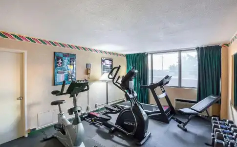 Quality Inn & Suites Cincinnati Downtown Area - 22