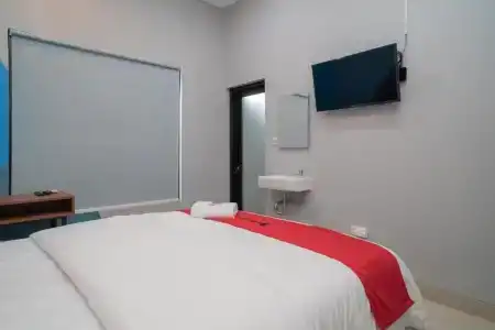 RedDoorz Near Sindu Kusuma Edupark 3 - 14