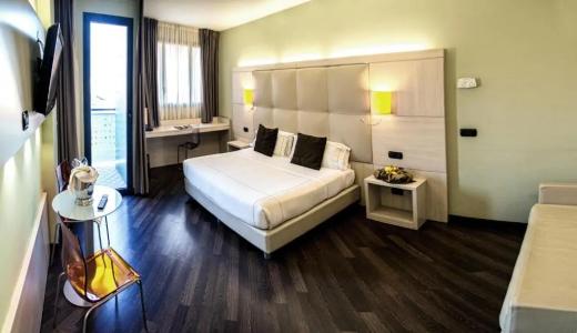 Acca Palace AAs - 37