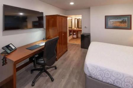 Best Western Plus Clocktower Inn - 115