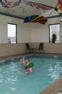 Boothill Inn And Suites - 9