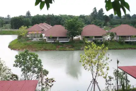 Pirom Lake and Resort - 17