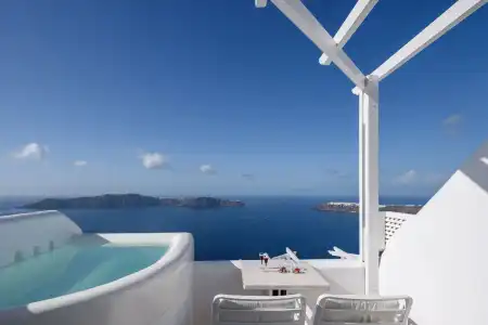 Above Blue Suites - 14