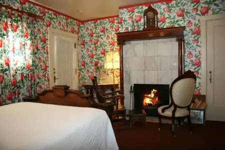 Martine Inn - 50