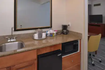 Woodspring Suites Bakersfield Airport - 16