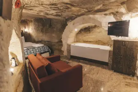 Tale Cave Inn - 133