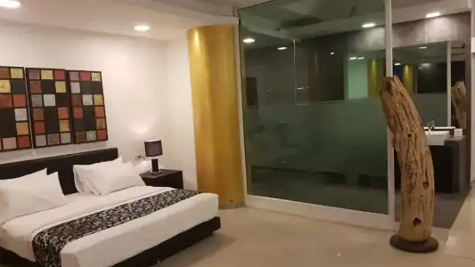 East Suites - 167